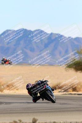 media/Jan-08-2022-SoCal Trackdays (Sat) [[1ec2777125]]/Turn 4 (1145am)/